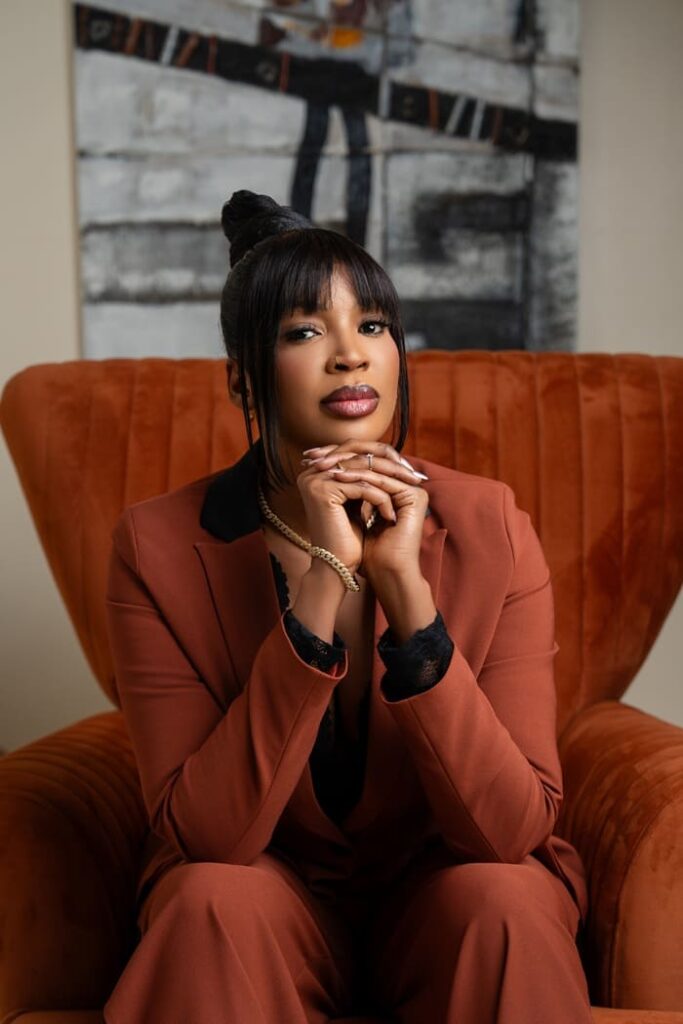 Un accompagnement pour clarifier vos objectifs, libérer votre potentiel et retrouver l’équilibre entre corps et esprit. Un vrai voyage vers une version plus confiante et alignée de vous-même.