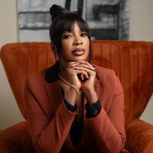 Un accompagnement pour clarifier vos objectifs, libérer votre potentiel et retrouver l’équilibre entre corps et esprit. Un vrai voyage vers une version plus confiante et alignée de vous-même.